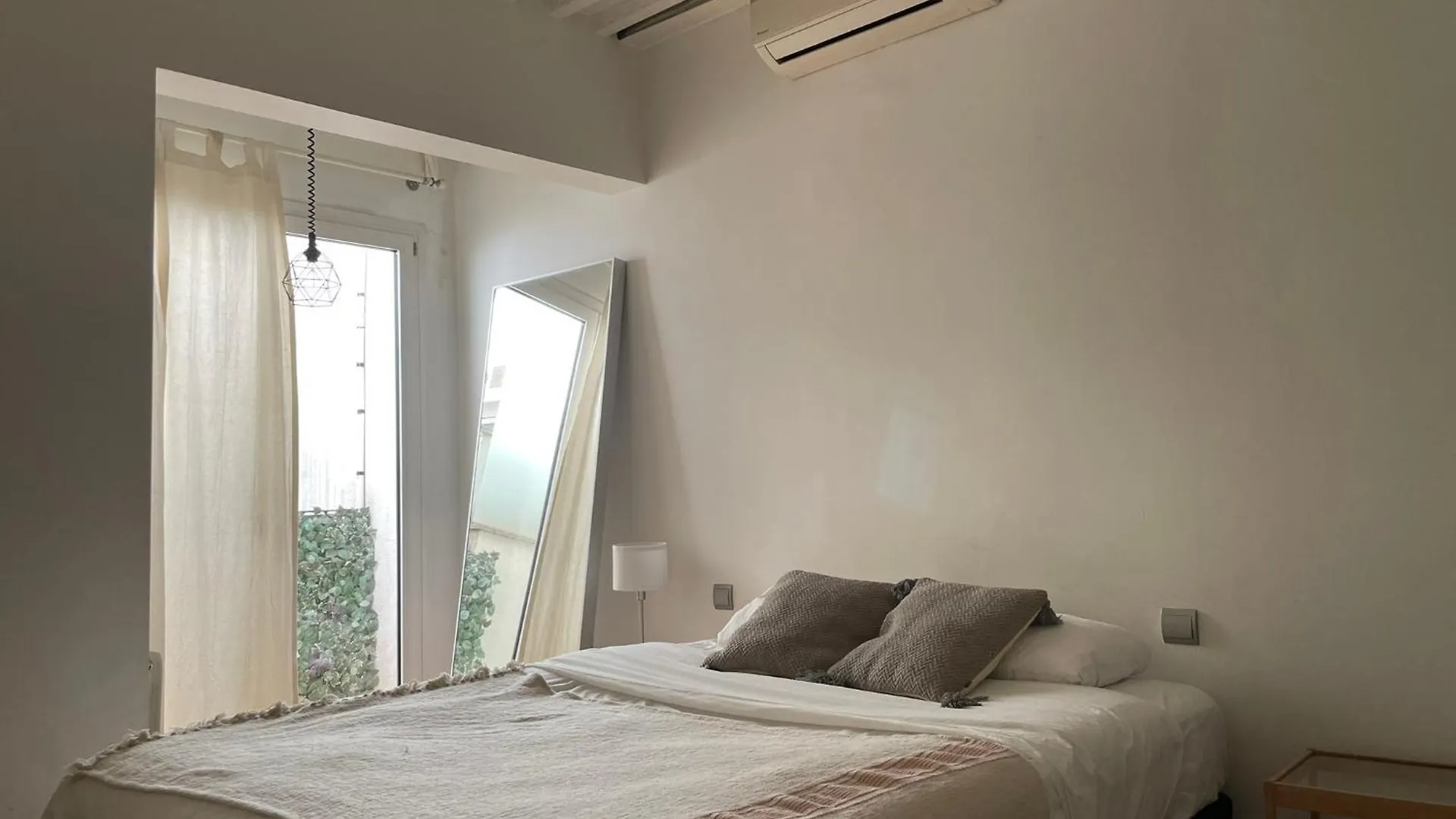 Superb Brooklyn-Style Loft At Barceloneta Beach Spain